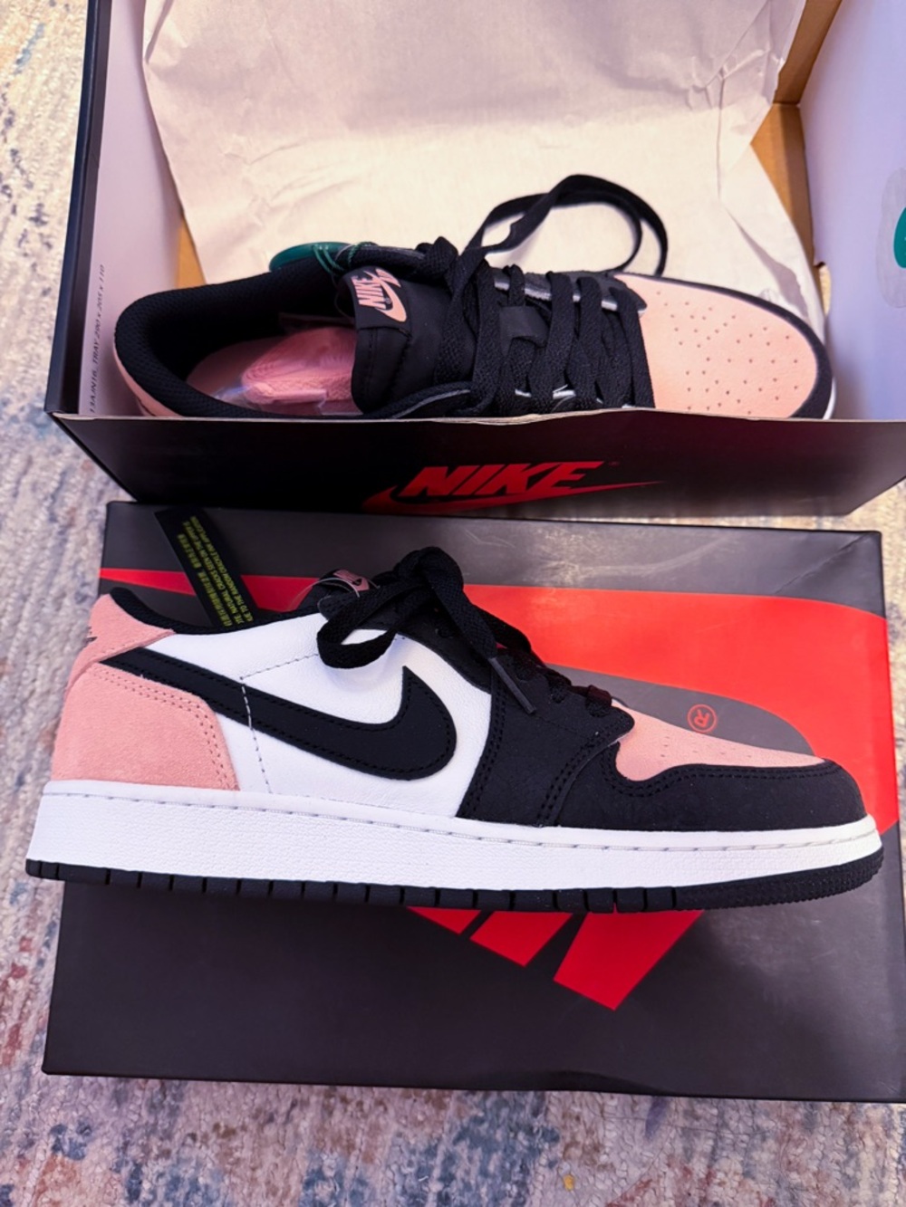 NEW Rare Nike Air Jordan 1 Retro Low Black Pink + Pink laces